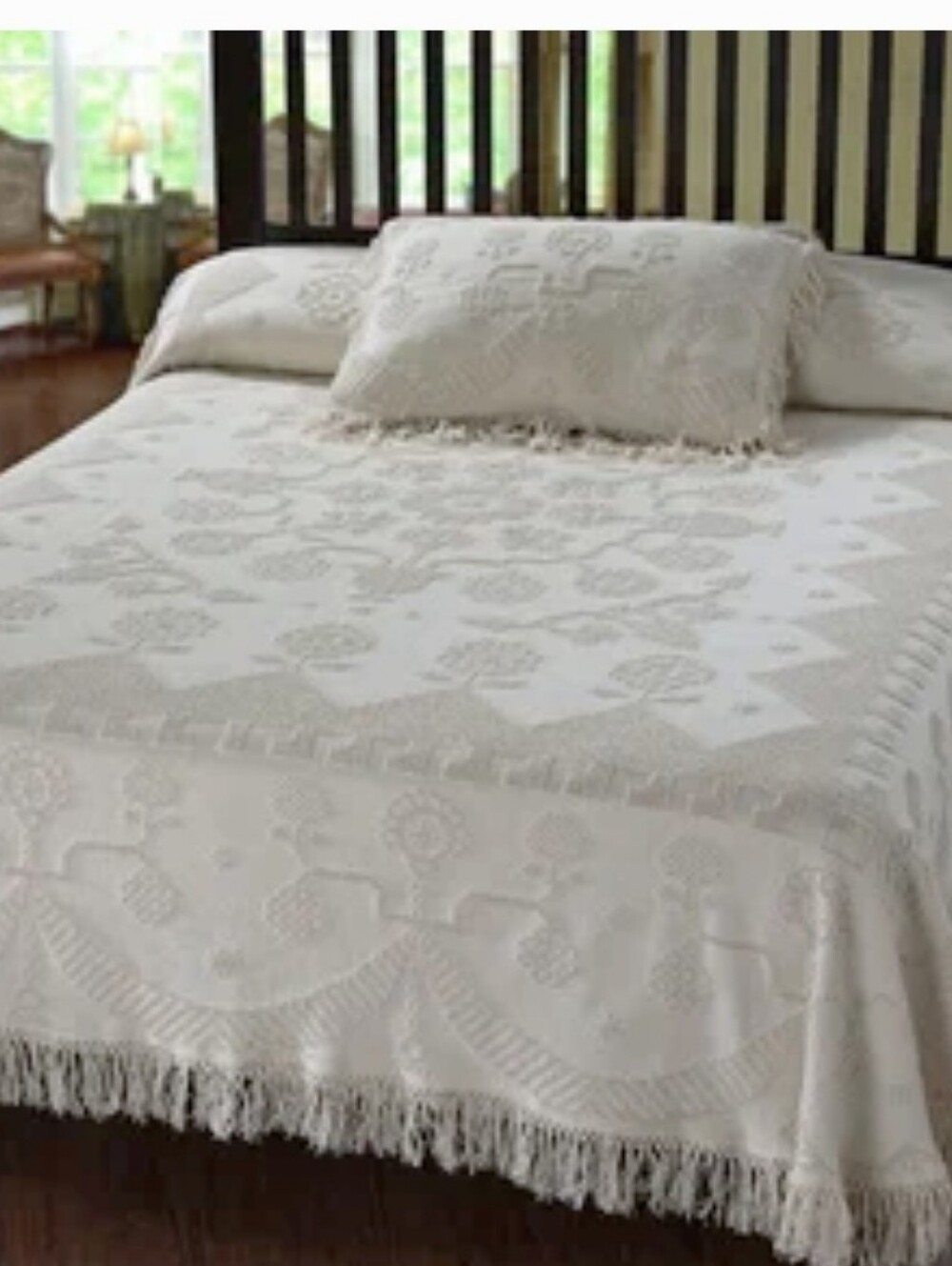Vintage 1990s Maine Heritage Weavers hobnail bedspread